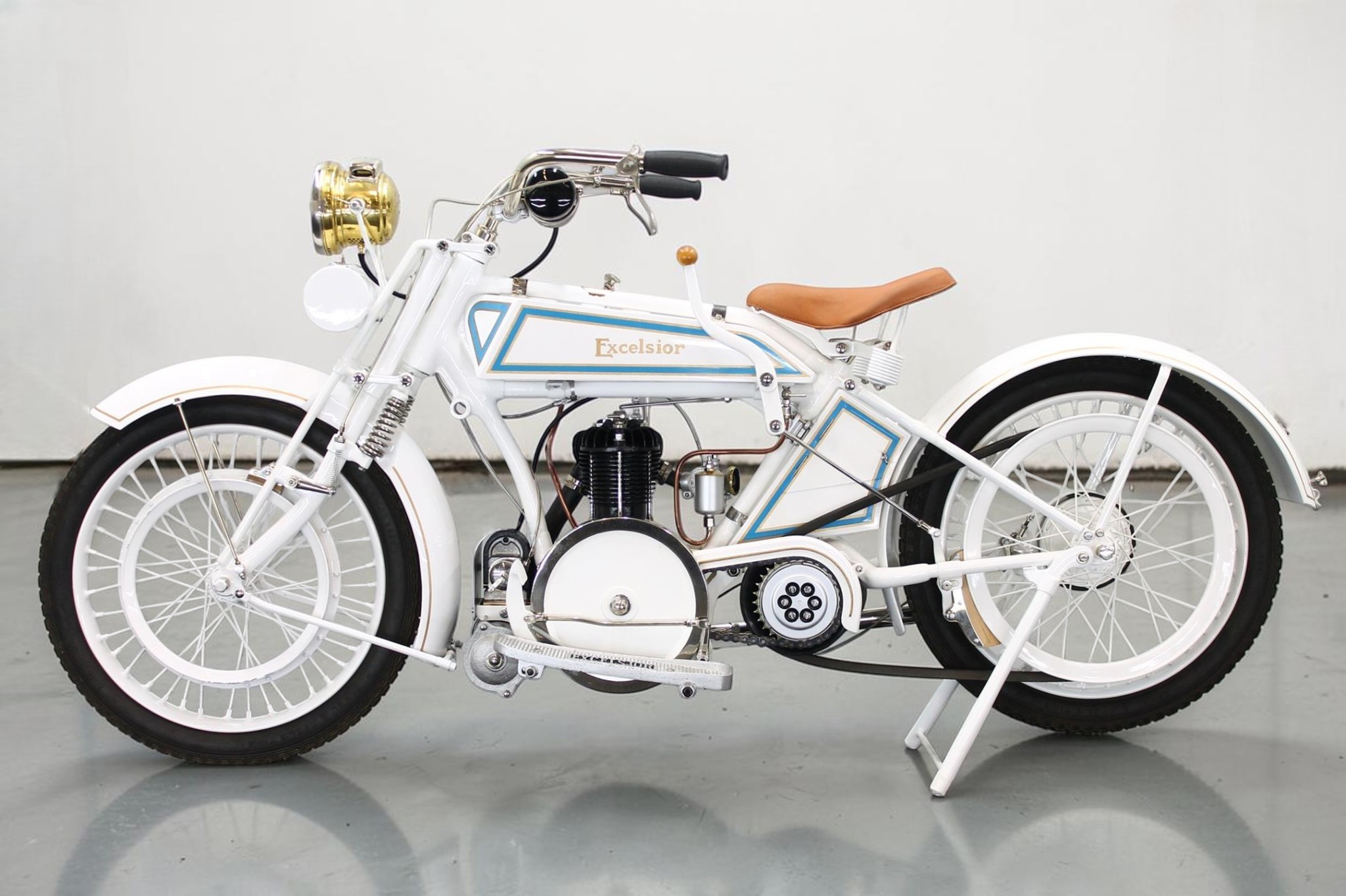 1913 Excelsior Model 4 1/4hp Blackburne mainleft  view